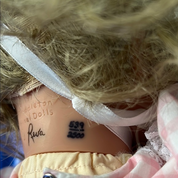 Lee Middleton doll - Picture 9 of 9